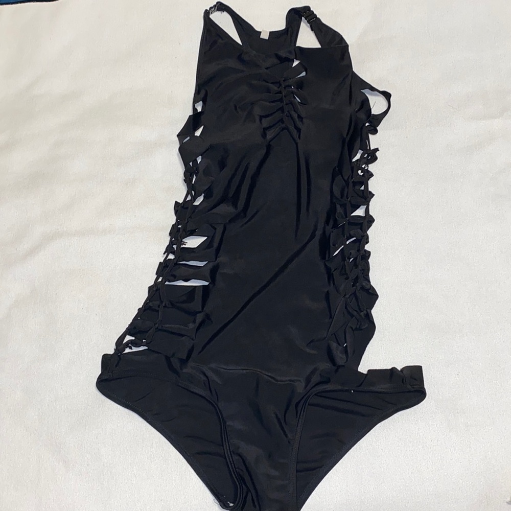 Blank one-piece distressed baiting suit - Sz Small